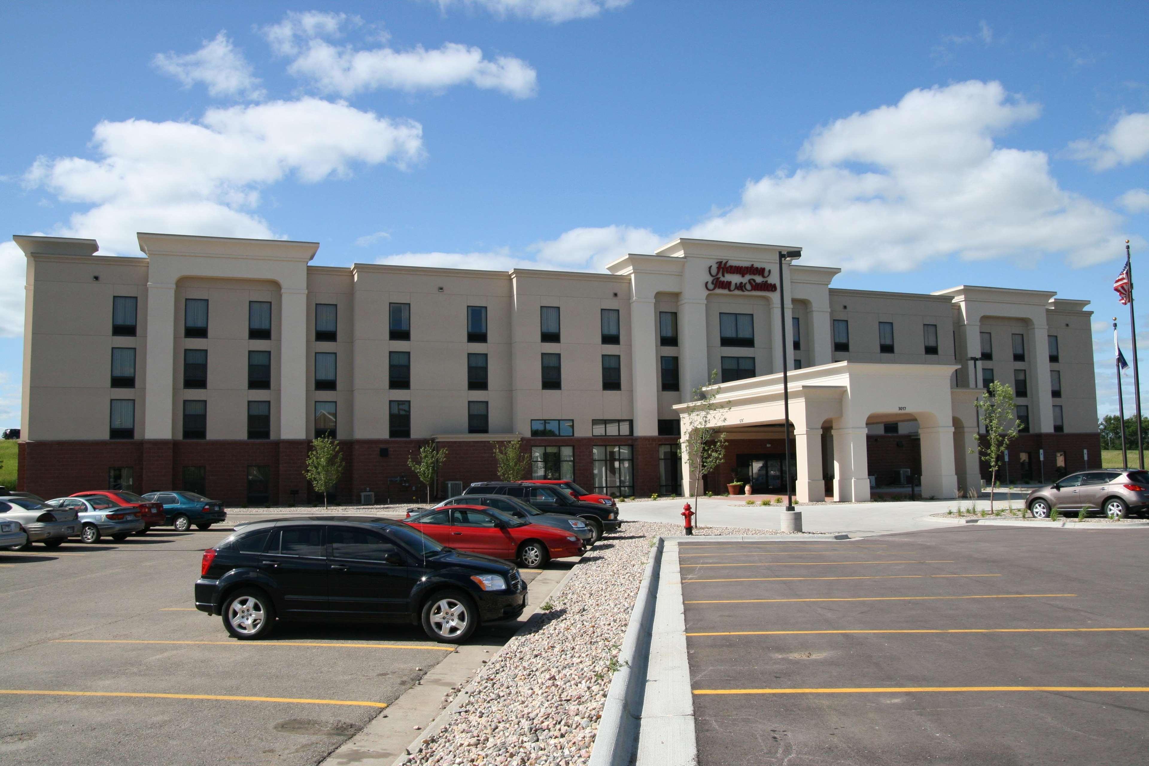 Hampton Inn & Suites Brookings Exterior photo