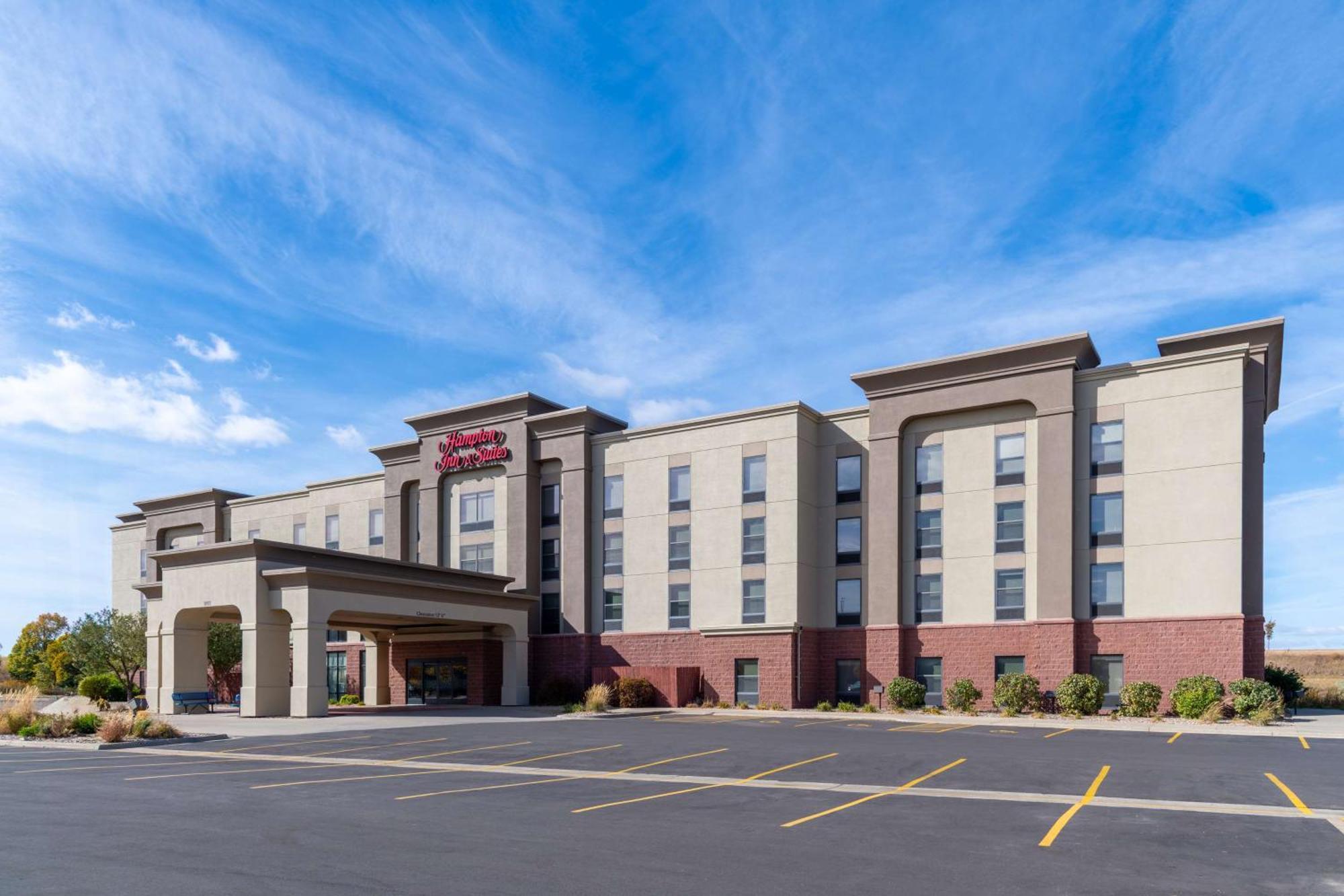 Hampton Inn & Suites Brookings Exterior photo